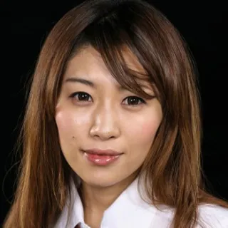 Akina Miura
